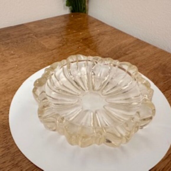 Vintage Pressed Glass Ashtray Clear Ribbed Round Midcentury Modern Retro Home De - Picture 3 of 5